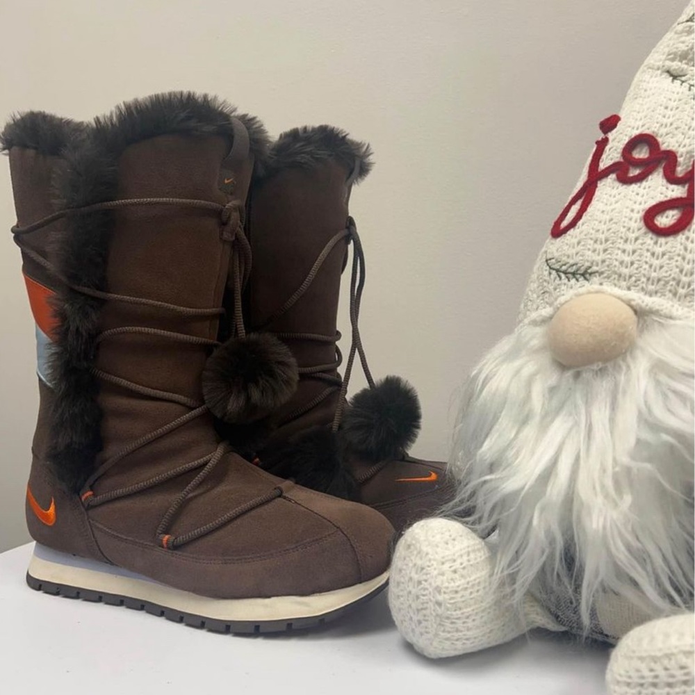 New Nike brown suede boots. No box 8 1/2 women’s